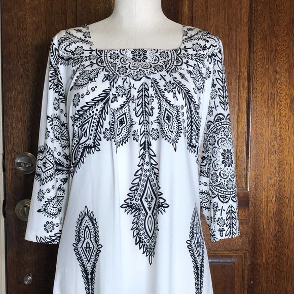A  "Shana K" blouse, lovely black and white print,  new and with tags - Picture 1 of 6